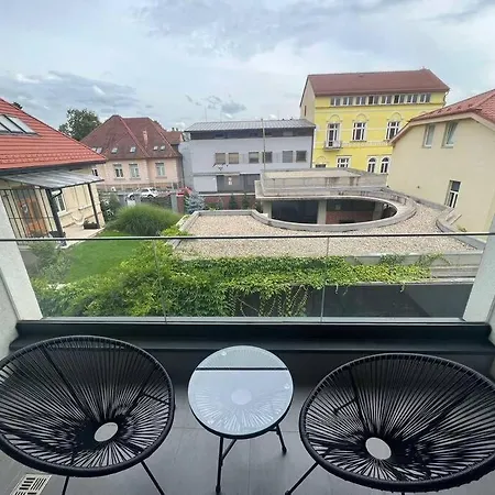 Rezidencia Kmetova So Sukromnym Parkovanim Zdarma, 5 Min Peso Do Centra Apartmán