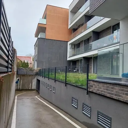 Apartmán Rezidencia Kmetova So Sukromnym Parkovanim Zdarma, 5 Min Peso Do Centra